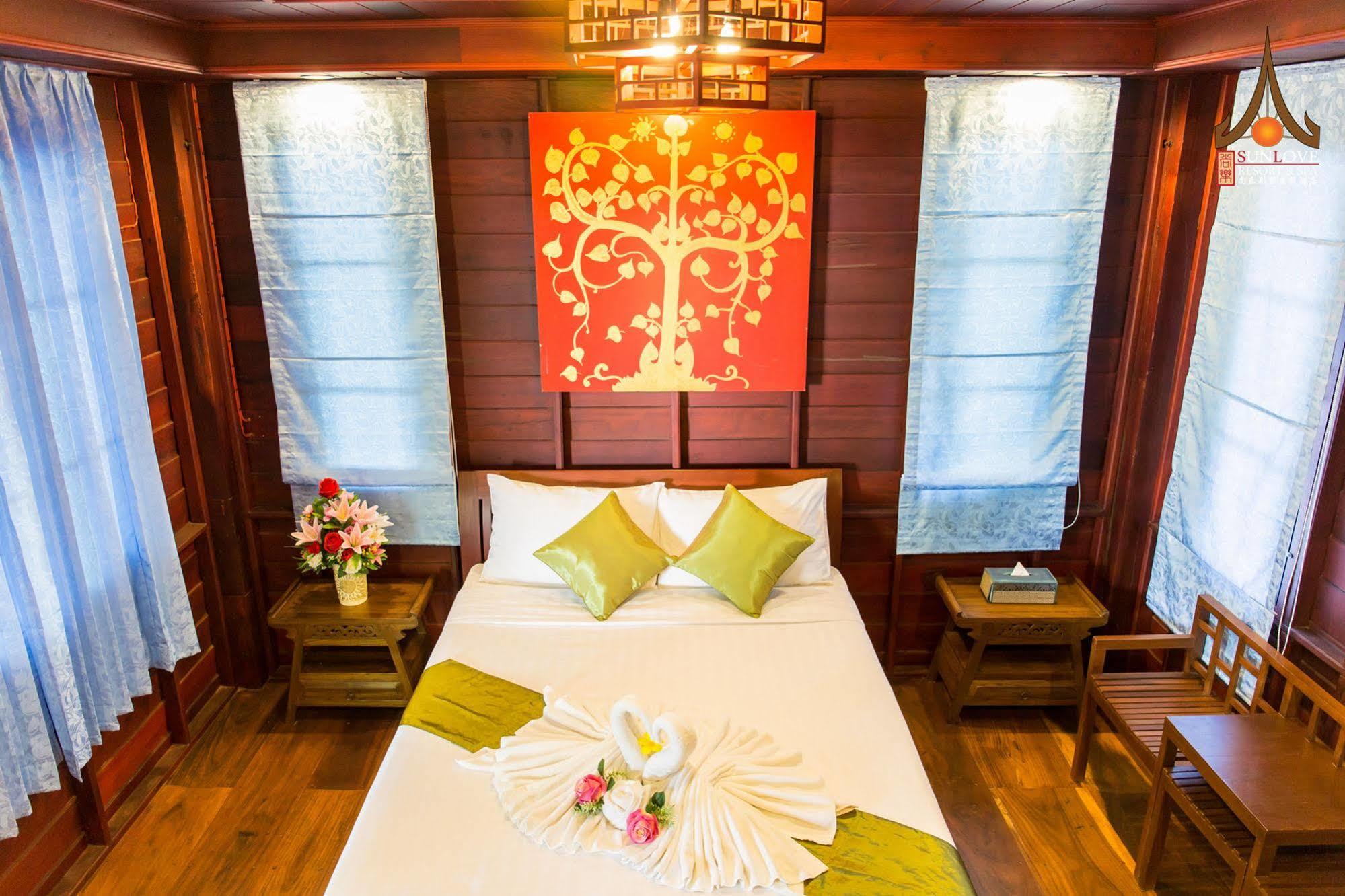 Sunlove Resort And Spa - Grand View Nakhon Pathom Dış mekan fotoğraf